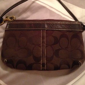 Coach Bags - 🙌🏻Authentic Coach wristlet!💕 Coach Bags - 🙌🏻Authentic Coach wristlet!💕