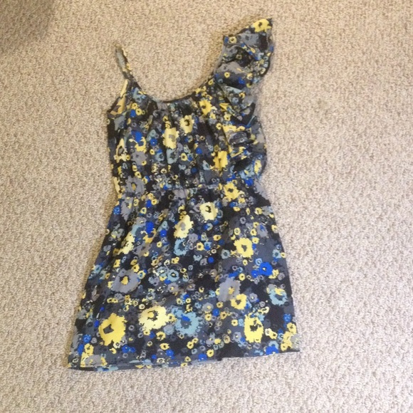 Floral dress with ruffles on one shoulder - Picture 2 of 3