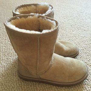 Ugg Short Boot