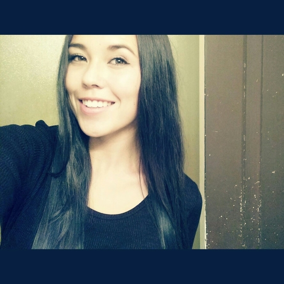 Meet your Posher, Steph - Picture 1 of 1