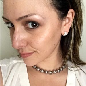 Gray pearl chocker necklace