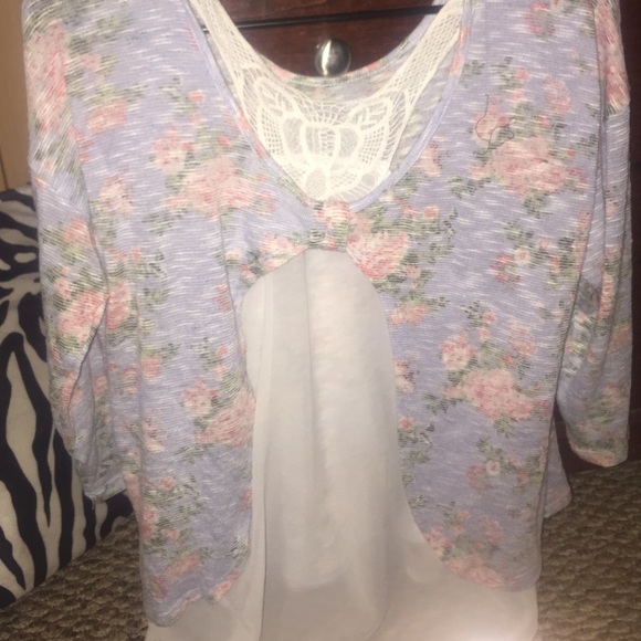 old navy top! first two pictures are the back! - Picture 1 of 4