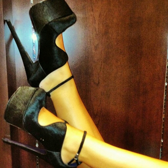 London\'s Trash shoes