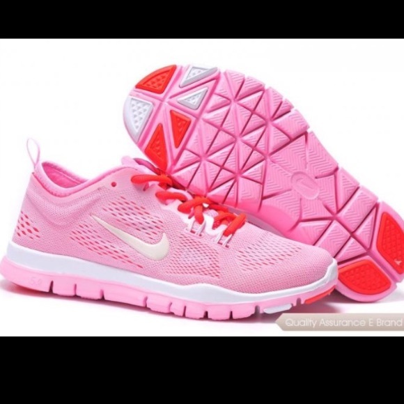 NIKE air running shoes