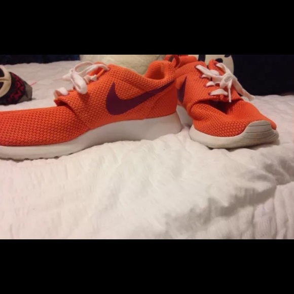 Women's Orange Nike Rosches
