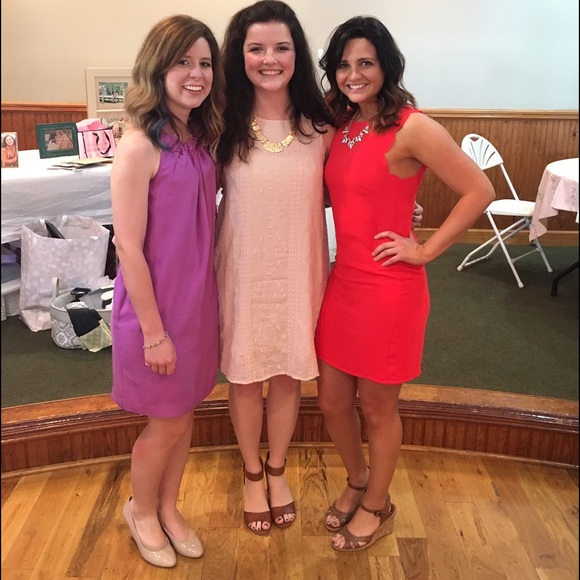 Meet your Posher, Lauren - Picture 3 of 3