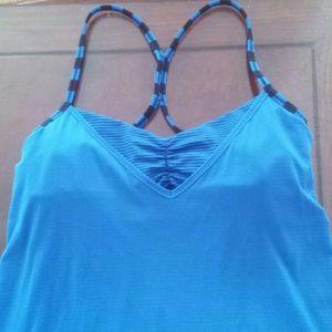 NWOT Lululemon roll out tank. Size 6