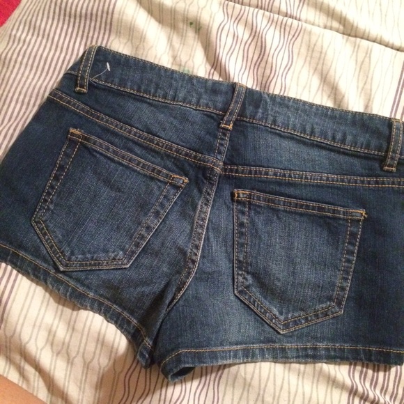 Shorts - Picture 3 of 3