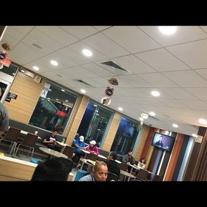 Meet your Posher, Analia