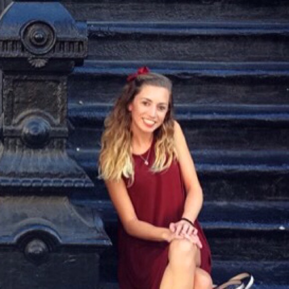 Meet your Posher, Maura