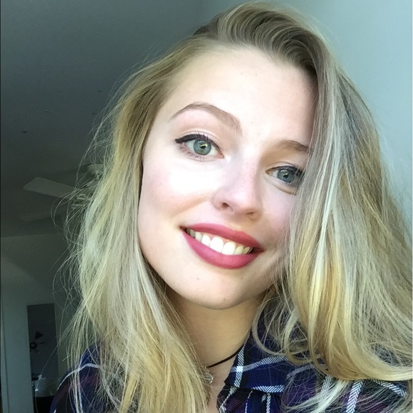 Meet your Posher, Ally - Picture 1 of 1