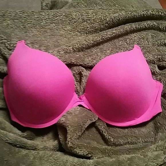 PINK Victoria's Secret Campus Push-up Bra