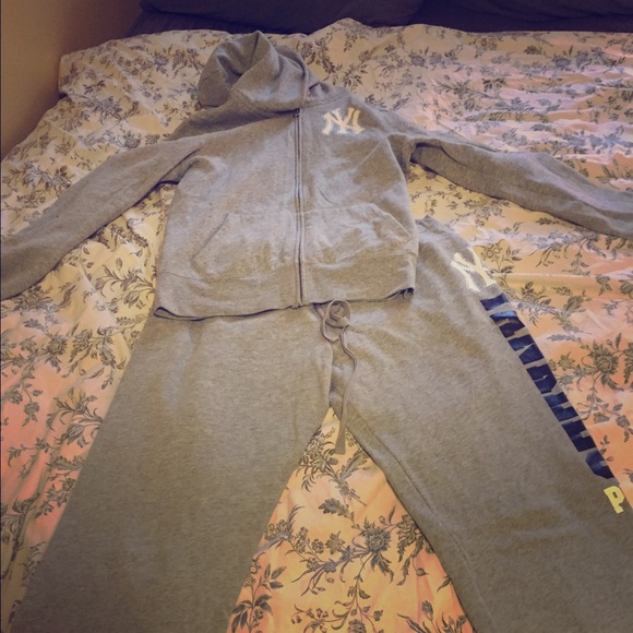 Yankees Pink Victoria Secret SweatSuit Medium