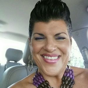 Meet your Posher, Angie