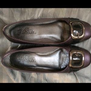 Plum buckle flats