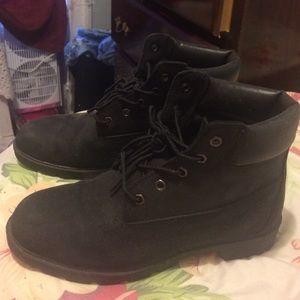 Black timberland boots
