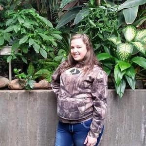 Meet your Posher, Caitlin