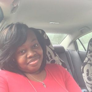 Meet your Posher, Latisha