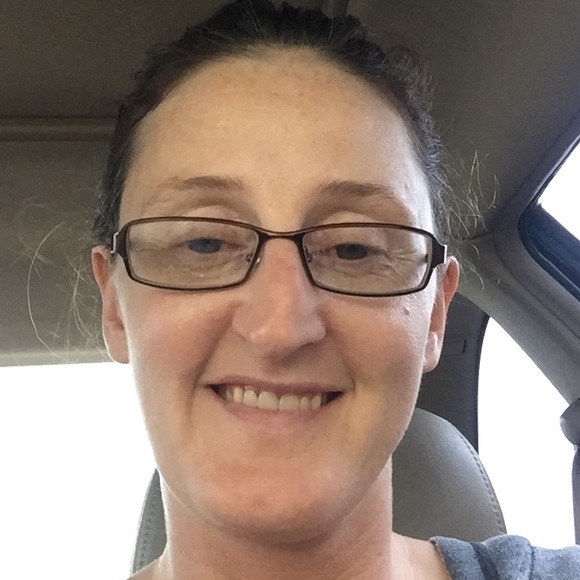 Meet your Posher, Karen - Picture 1 of 1