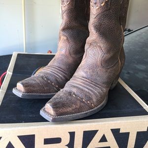 ARIAT cowboy boots