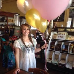 Meet your Posher, Laura