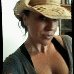 Meet your Posher, Renee