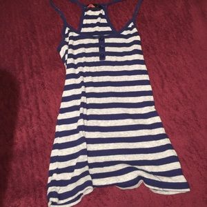 Cue tank with buttons