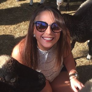 Meet your Posher, Abby