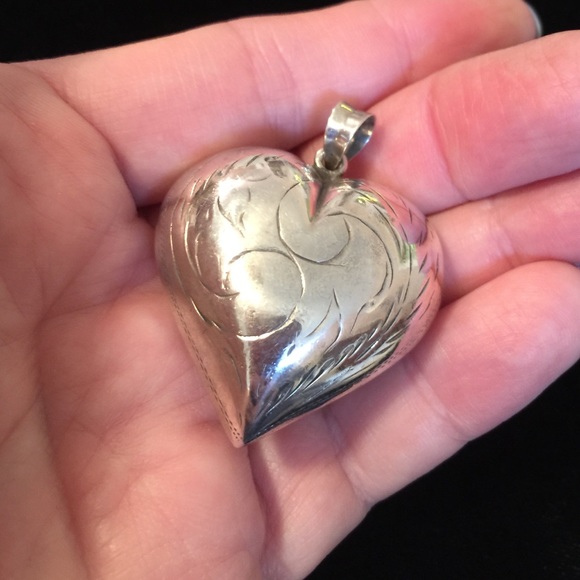 Vintage STERLING heart pendant - Picture 2 of 4
