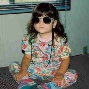 Meet your Posher, Sakara