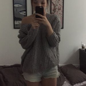 Moving sales~ only new/good condition clothes !