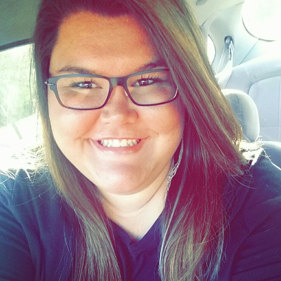 Meet your Posher, Allison - Picture 1 of 1