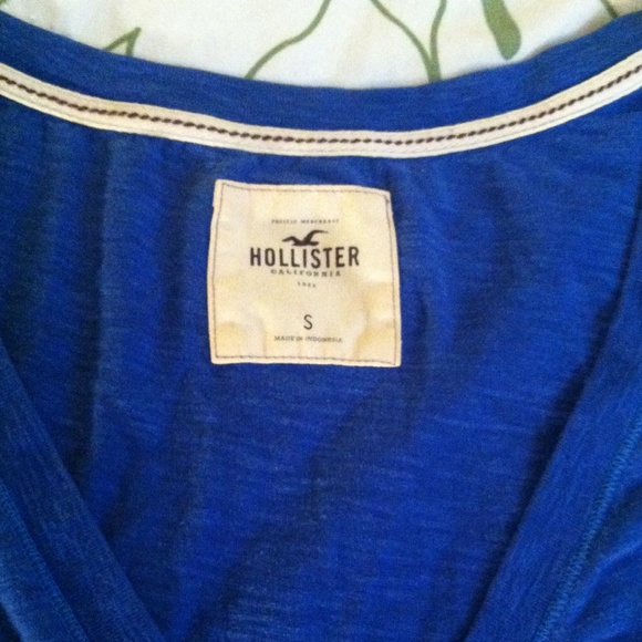 Hollister T-shirt with button pocket - Picture 2 of 3