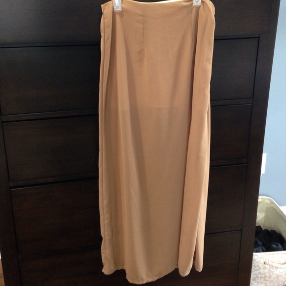 Maxi skirt w sexy side leg slit