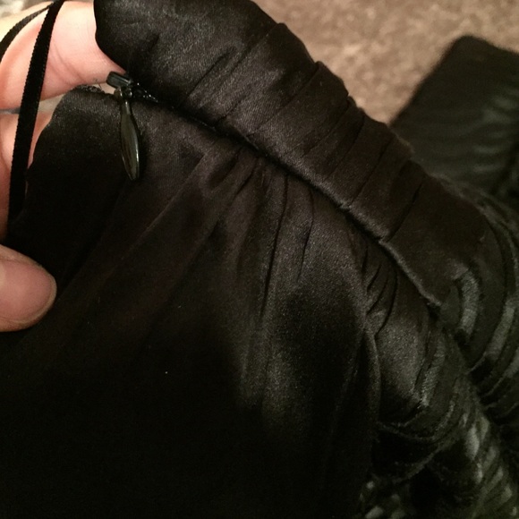 Black strapless cocktail dress - Picture 2 of 3