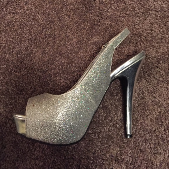 Silver sparkly heels - Picture 2 of 4