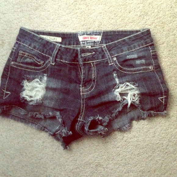 Denim fringe shorts 😎