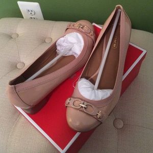 NEVER WORN Coach blush patent leather shoes