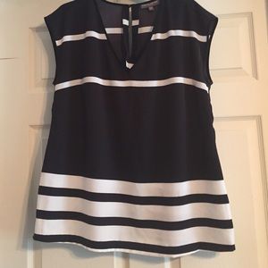 A PEA IN THE POD crop sleeve top