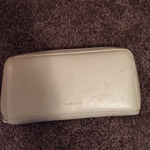 Kenneth Cole Wallet - Picture 3 of 4