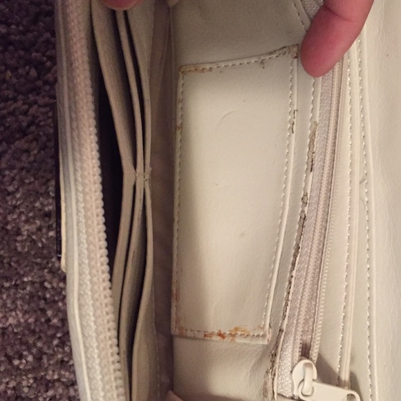 Kenneth Cole Wallet - Picture 4 of 4