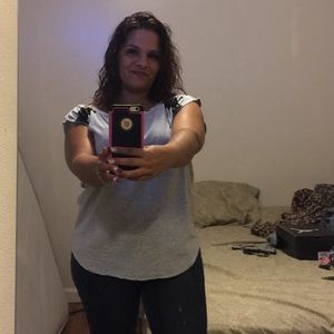 Meet your Posher, Yesenia