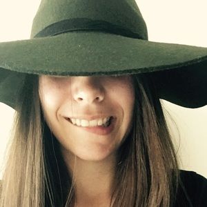Meet your Posher, Yaiza
