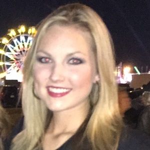 Meet your Posher, Casey