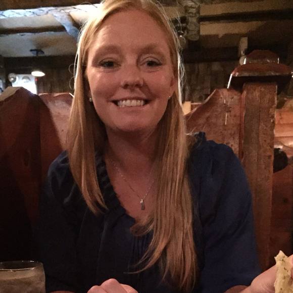 Meet your Posher, Nicole