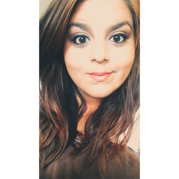 Meet your Posher, Lesly - Picture 1 of 1