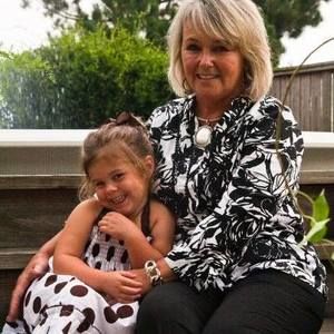 Meet your Posher, Suzanne