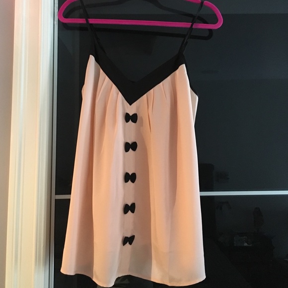 ASOS Tops - Cute pink top with bows