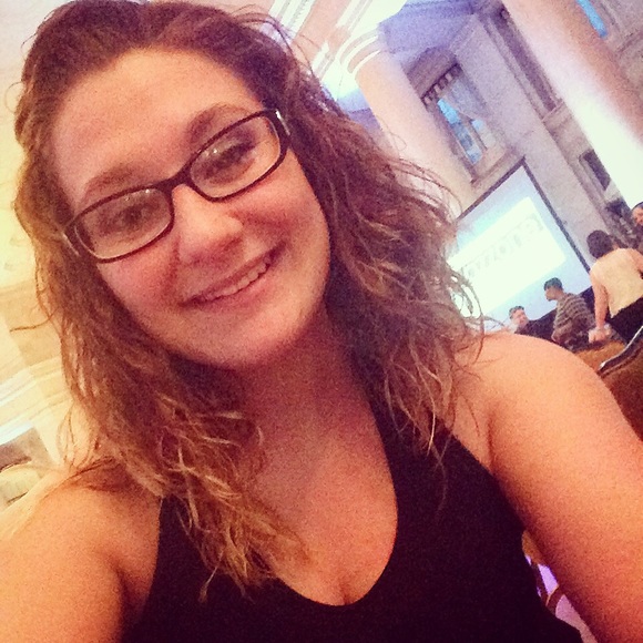 Meet your Posher, Alisa