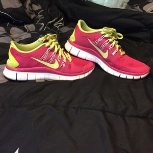 Nike free 5.0 running shoe